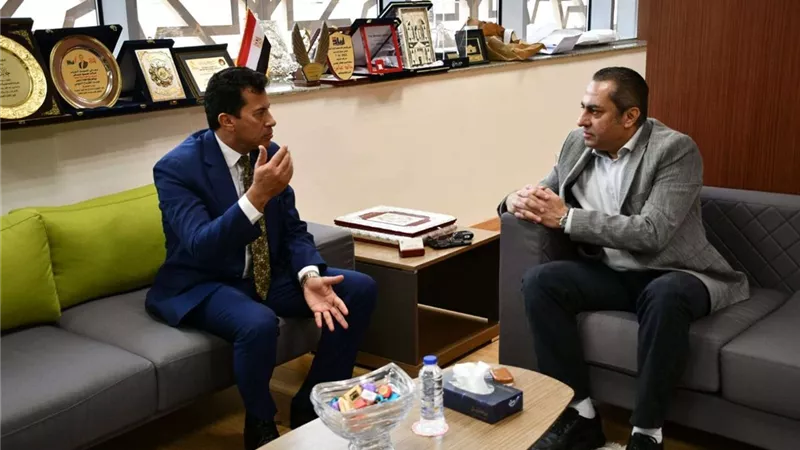 وزير الرياضة يبحث مع رئيس شركة العاصمة الإدارية التعاون في رعاية الأبطال الأوليمبيين