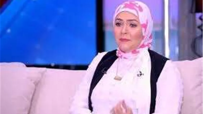 وفاة والدة الفنانة منال عبد اللطيف
