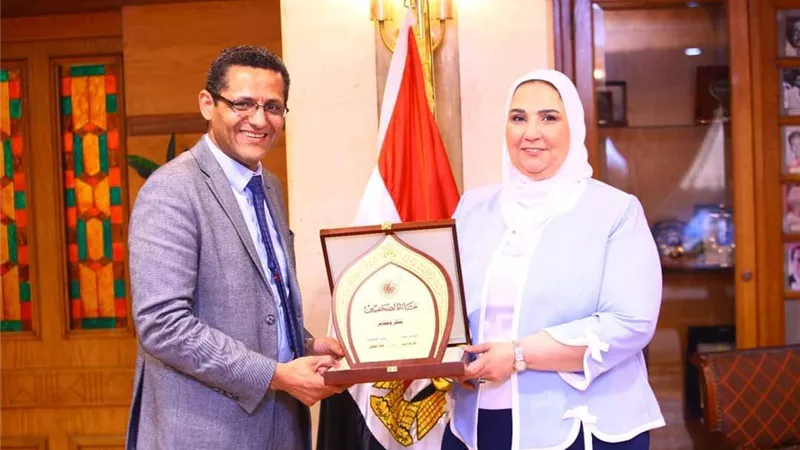 البلشي ووزيرة التضامن يوقعان برتوكول تعاون بشأن الحماية الاجتماعية للصحفيين