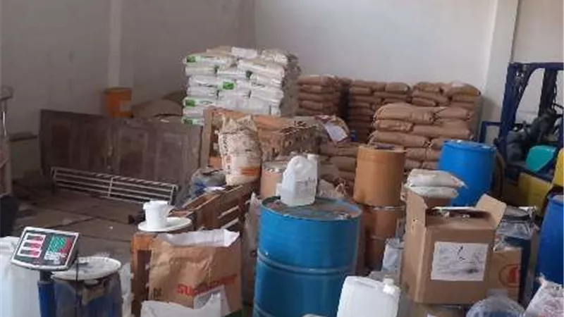 ضبط 27 طن مستلزمات منظفات ومستحضرات مجهولة المصدر خلال حملات رقابية على الأنشطة التجارية بنطاق مركز ومدينة بلبيس
