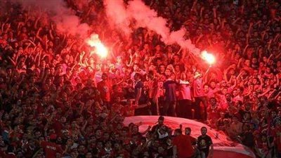 لتعذر الرؤية ..توقف المباراة بين الأهلي والوداد في نهائي دوري أبطال أفريقيا