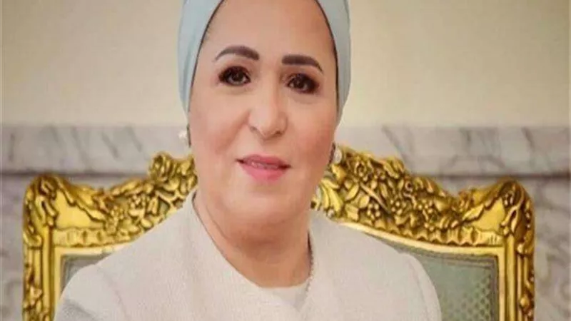 السيدة انتصار السيسي تتحدث عن الفتاة صاحبة المركز الأول على الإعدادية
