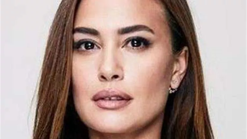 بالبيج والأبيض هند صبري تتألق فى أحدث ظهور لها