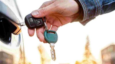 النيابة تأمر بحبس المتهمين بسرقة السيارات بمصر الجديدة
