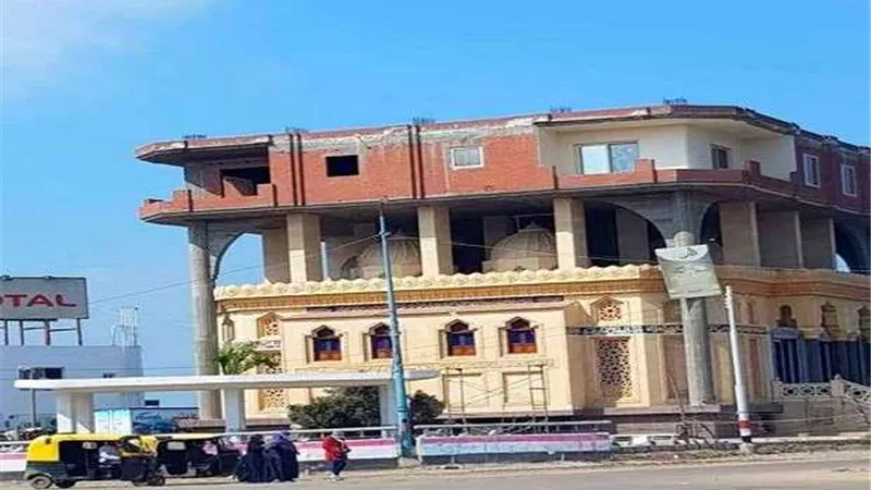 يحوي مسجد وقبة.. منزل بالبحيرة يثير الجدل (صور)