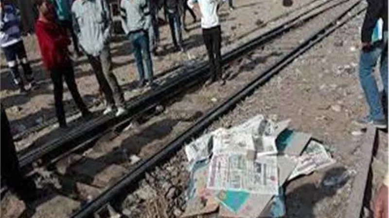 مصرع فتاة أسفل عجلات قطار الصعيد بالمنيا