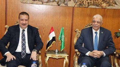 رئيس جامعة المنوفية يهنئ المحافظ وأهالي المحافظة بالعيد القومى