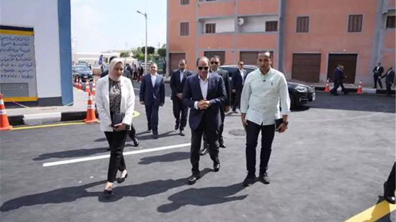الرئيس السيسي يفتتح مشروعات 