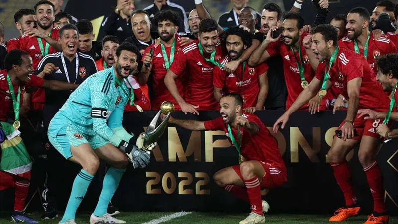 بعد التتويج بالحادية عشر.. الأهلي يحتفظ بكأس إفريقيا للمرة الثالثة تاريخيًا