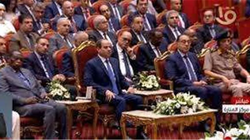 السيسي :اي حاجة تحت صلاحياتى أنا  همضي عليها دون قيد أو شرط