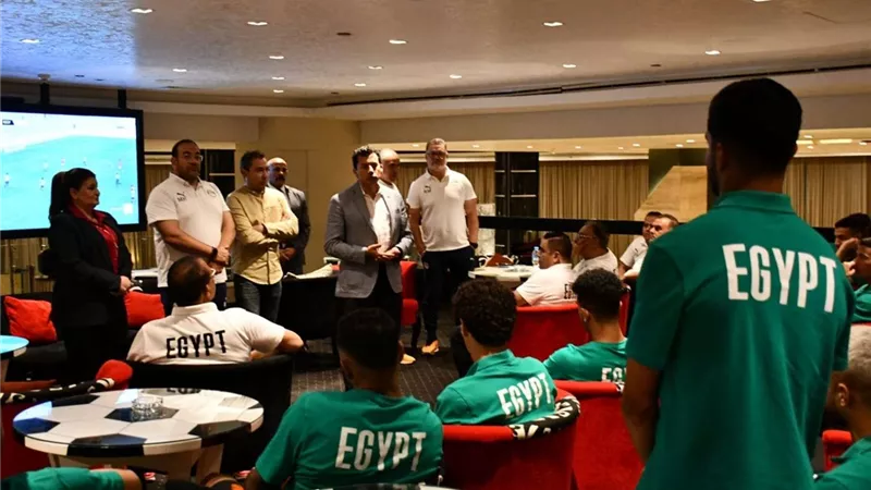 وزير الرياضة يؤازر المنتخب الاولمبي قبل سفرهم للمغرب لخوض البطولة الأفريقية المؤهلة لباريس 2024