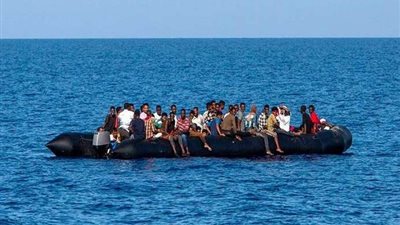 إنقاذ أكثر من 100 مهاجرًا قبالة سواحل إسبانيا