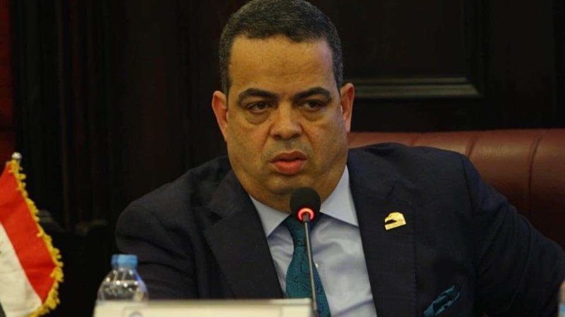 عصام هلال 