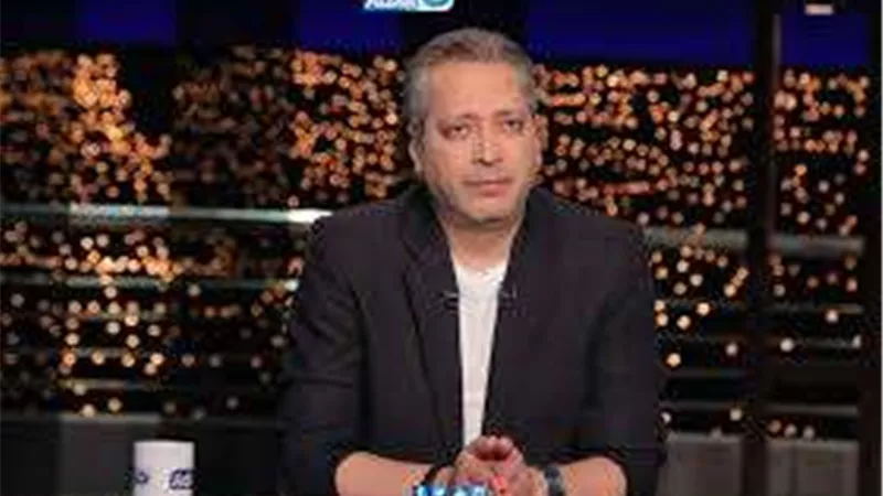 تامر أمين يدعو للعمل من المنزل 