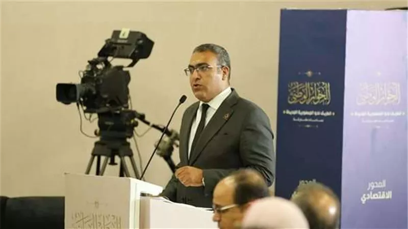 عضو التنسيقية يطالب بوضع خطط مكملة لعمل التأمين الصحي الشامل
