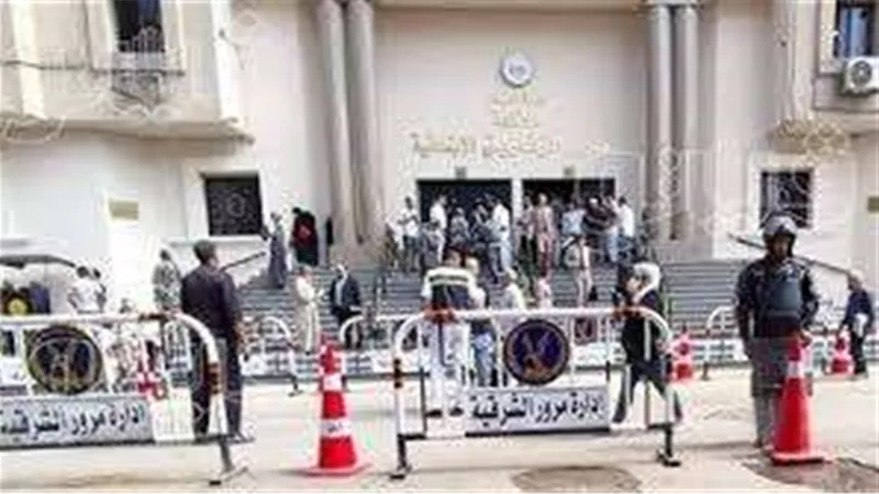 تشديدات أمنية في أولى محاكمات الأم قاتلة طفلها بالشرقية