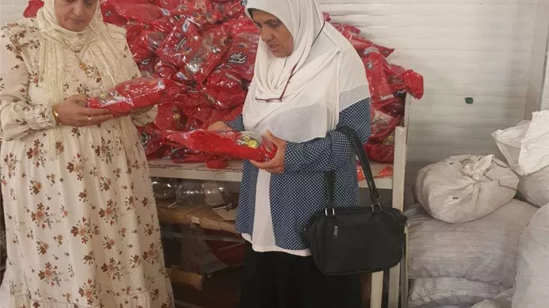 ضبط إحد مصانع المواد الغذائية بحوزته منتجات مجهوله المصدر بالعاشر من رمضان
