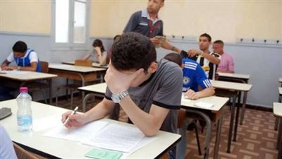 جروبات الغش ..تداول أسئلة عربي الثانوية العامة عقب توزيعه باللجان