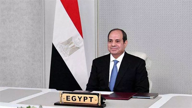 مصر تقدم مئات الأطنان من المساعدات الإغاثية إلى السودان بحرًا 