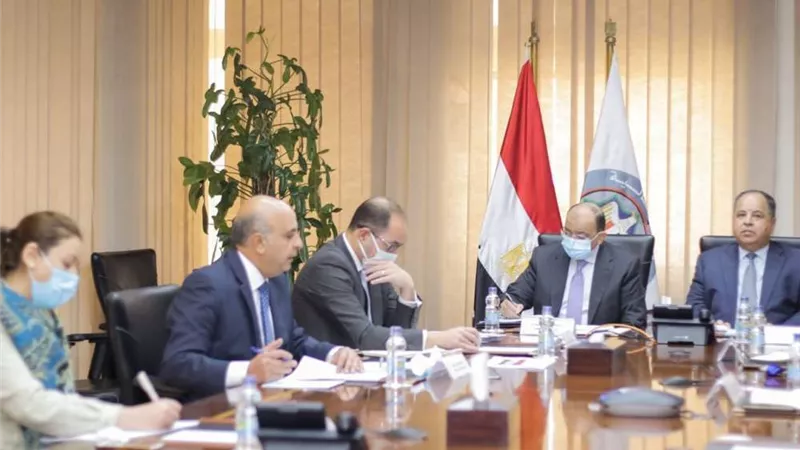 انطلاق المبادرة الرئاسية لإحلال السيارات للعمل بالغاز الطبيعى