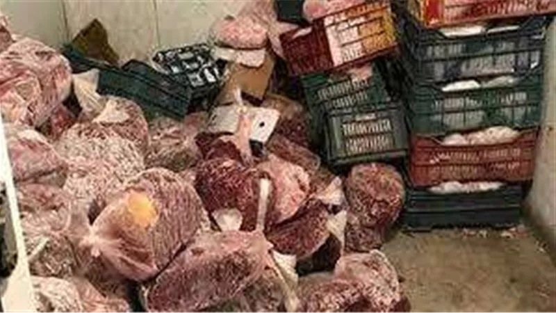 حملات أمنية تضبط 845 كجم لحوم ودجاج وجمبري فاسد بالشرقية