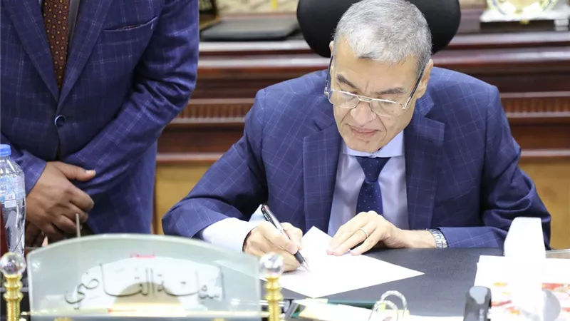 محافظ المنيا يعتمد تنسيق قبول الصف الأول الثانوي العام بمجموع 218 درجة