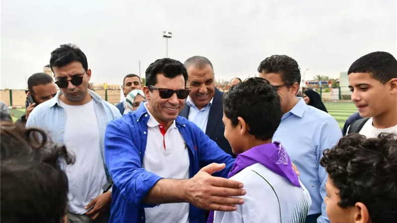 وزير الرياضة يفتتح تطوير مراكز شباب 