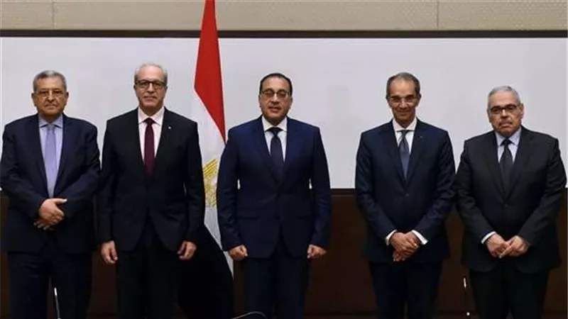 رئيس الوزراء يشهد توقيع مذكرة تفاهم للتعاون بين مصر والجزائر في مجال الاتصالات