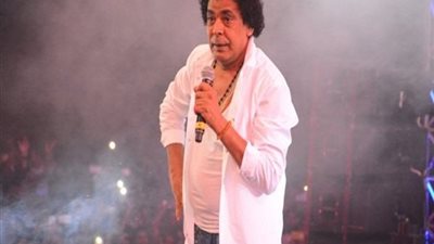 محمد منير يشيد بهؤلاء المطربين