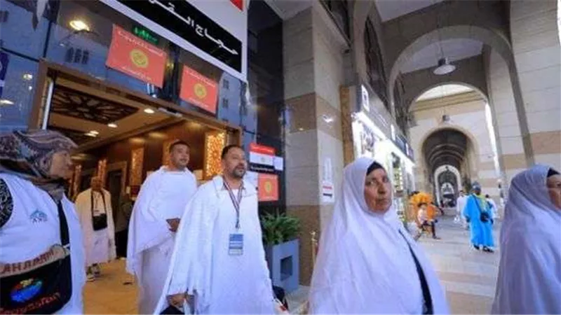 الداخلية تعلن بدء تفويج حجاج القرعة من المدينة المنورة إلى مكة المكرمة | صور