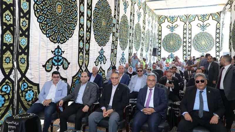 لجنه التنمية المحلية بالشرقية تتفقد موقف الأحرار ونفق عرابي