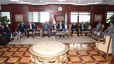 تكريم 6 من محافظي بني سويف السابقين ضمن فعاليات العيد القومي