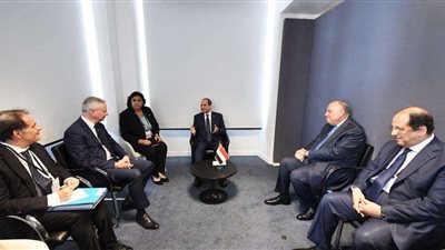 السيسي يلتقي وزير الاقتصاد والمالية الفرنسي بالعاصمة باريس
