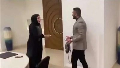 صدمة فتاة تفقد السيطرة على نفسها عن رؤية تامر حسني