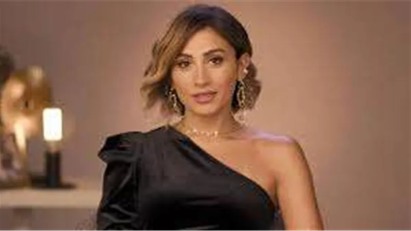 دينا الشربيني تروج لفيلمها الجديد 