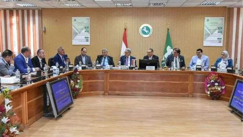 محافظ الشرقية يعقد اجتماعاً مع رئيس وأعضاء لجنة الإدارة المحلية بمجلس النواب