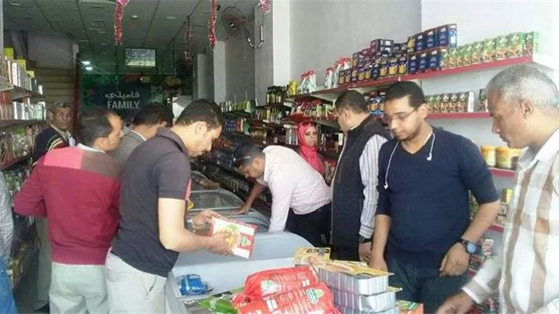 حملات تموينية تضبط كميات من الكبدة والأغذية الفاسدة بالإسماعيلية