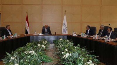 الوزير: ضرورة توفير المعدات لتصنيع قطع الغيار محليًا بالجودة المطلوبة