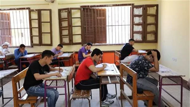 انطلاق امتحاني الكيمياء والجغرافيا بجميع لجان الجمهورية