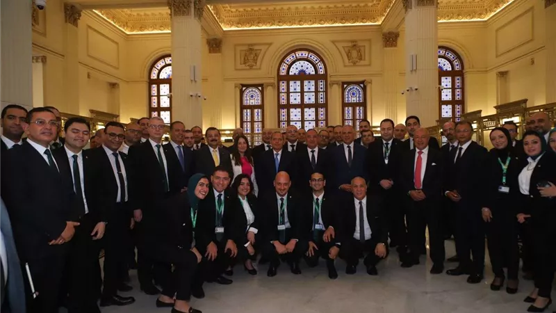 محافظ الإسكندرية يفتتح فرع جديد للبنك الأهلي المصري احتفالا بمرور 125 عام على إنشاءه