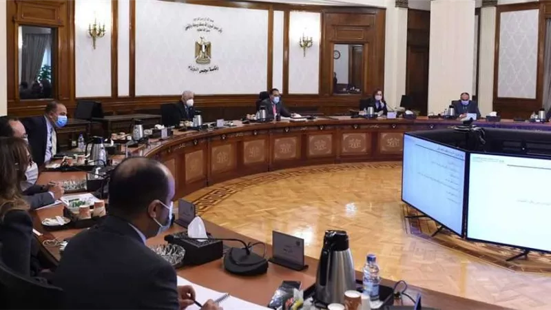 رئيس الوزراء يستعرض مقترح الخطة الاستثمارية للتعليم للعام المالي 2021/2022