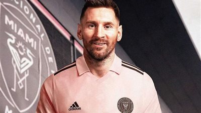 ميسي يفوز بجائزة أفضل لاعب أجنبي في الدوري الفرنسي