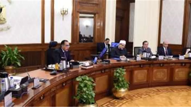 الحكومة تنفى توقفها عن سداد فواتير كهرباء المساجد وإلزام المصلين بسدادها