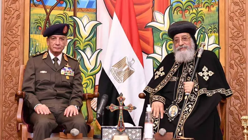 البابا تواضروس يهنئ وزير الدفاع بعيد الأضحى المبارك