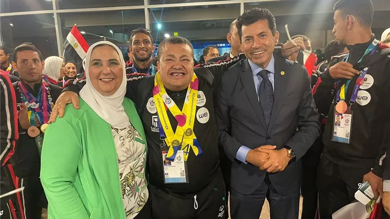 وزيرا الرياضة والتضامن يستقبلان أبطال بعثة الأولمبياد الخاص بمطار القاهرة