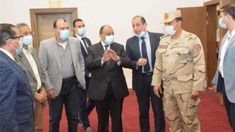 وزير التنمية المحلية يتفقد مبنى الوزارة بالحى الحكومي في العاصمة الإدارية الجديدة