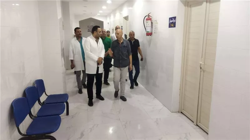 وكيل صحة الشرقية يتفقد عمل الفرق الطبية لمبادرة ١٠٠ يوم صحة بمركز ومدينة ديرب نجم
