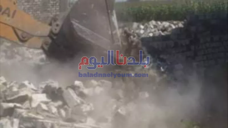محافظ المنوفية: إزالة فورية لـ 13 حالة تعدي واستمرار إزالة المخالفات في المهد