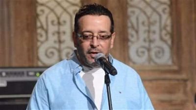 وصول جثمان علاء عبد الخالق إلى مسجد الشرطة