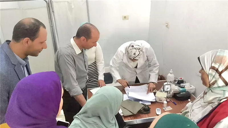 خامس أيام العيد.. الجزار يتفقد عمل حملة 100 يوم صحة بالدلنجات